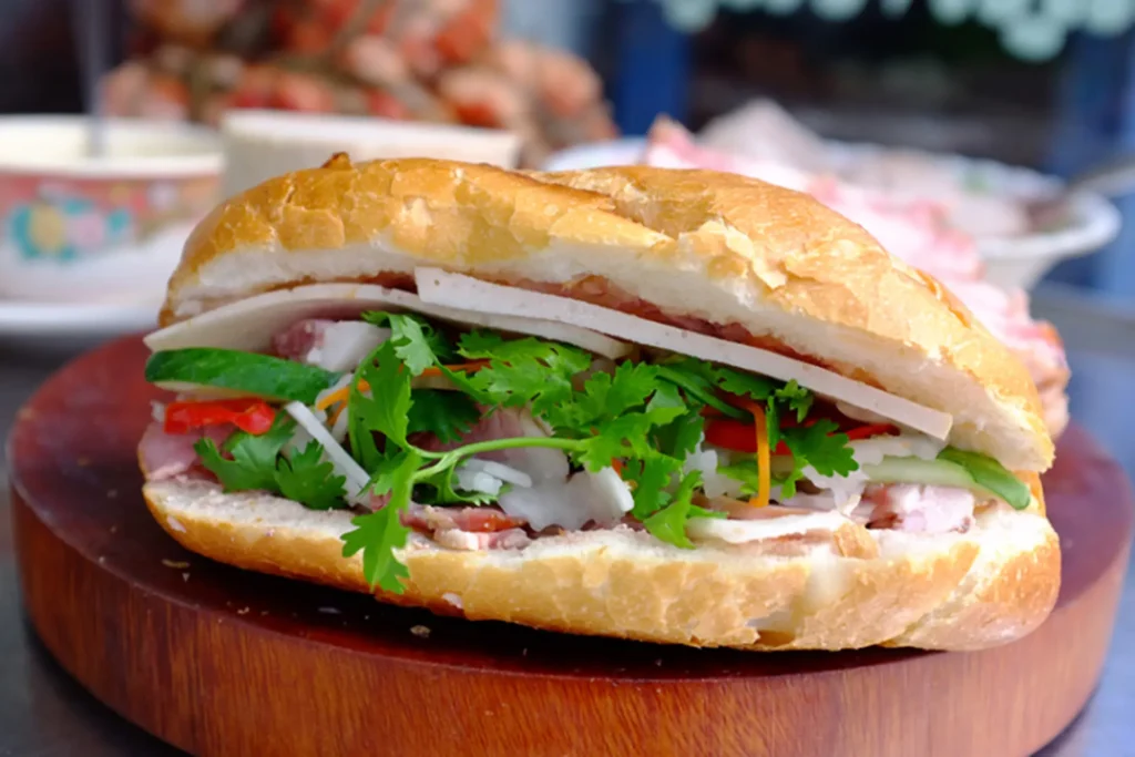 Cách Làm Bánh Mì Kẹp Chả Lụa Ngon Như Ngoài Hàng
