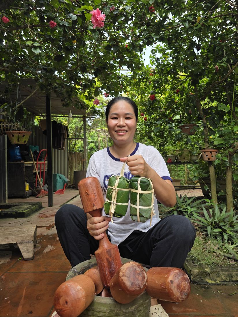 Chị Thương bên cối giò