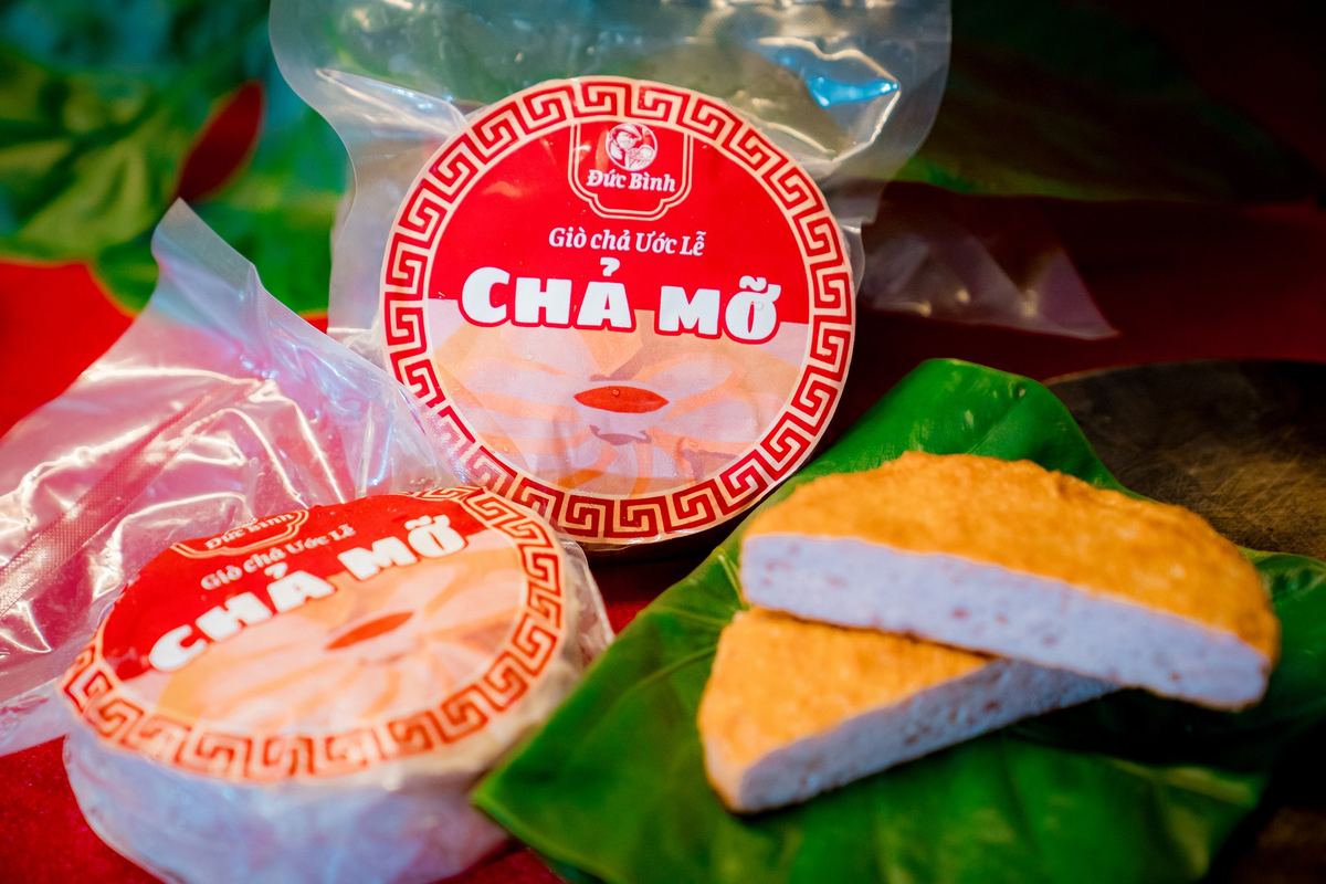 Chả mỡ Đức Bình đóng gói có tem nhãn